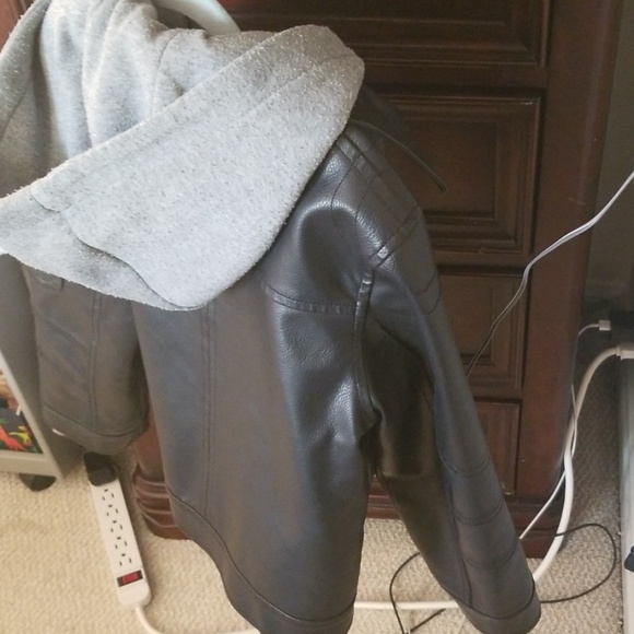 Good condition size 6 for kids color black - Picture 4 of 6